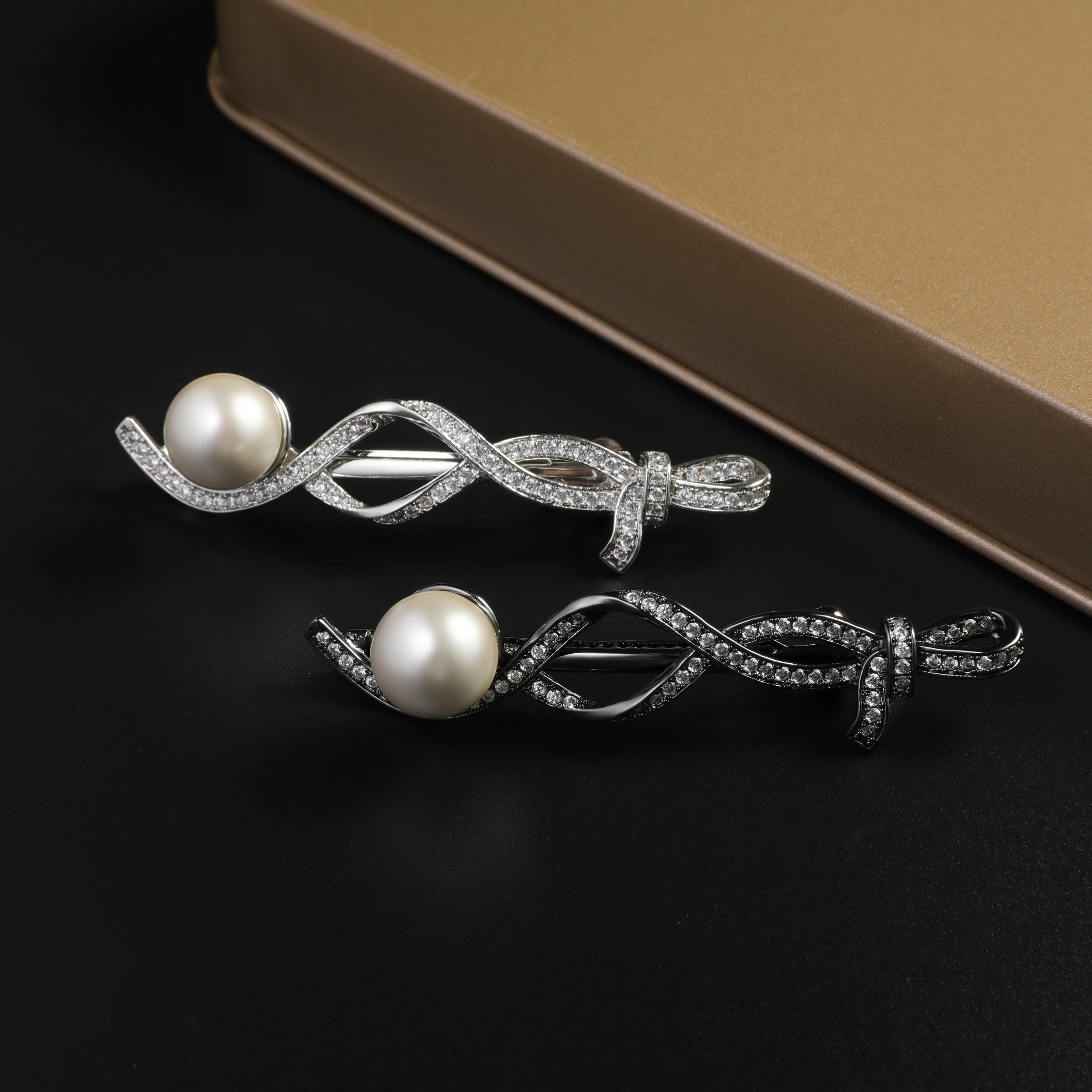 Large Size Pearl Hair Women's hair clips Luxury hair jewelry designed for women and girls hair clips